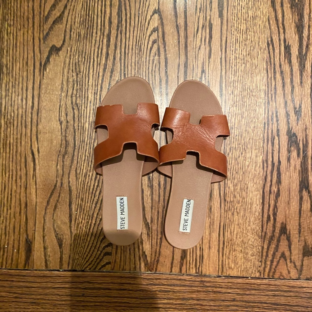 STEVE MADDEN Cognac Daphnee Slide 8.5
